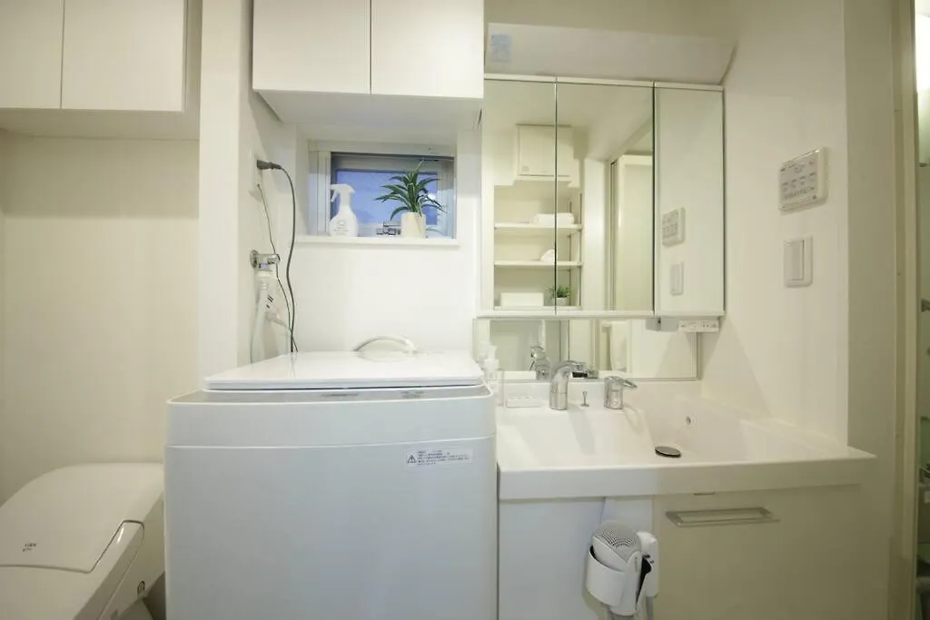 Real Kinshi 201 Apartment Tokyo